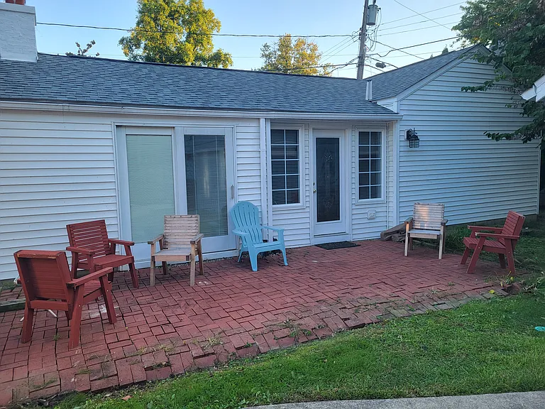 319 Shawnee Pl — Photo 4