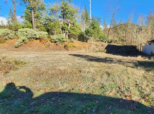 221 Cedar Ridge Dr, Cave Junction, OR 97523