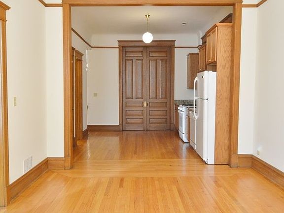 4th image of 518 W Fullerton Pkwy #2G