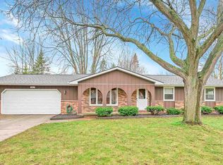 2927 Poels Rd, Green Bay, WI 54313