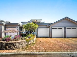 323 Governors Ct #20, New Westminster, BC V3L 5S6