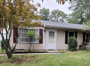 1623 Clover Ln, Champaign, IL 61821