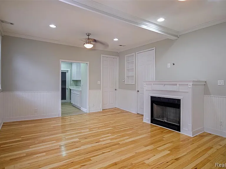 206 N Troy St — Photo 6