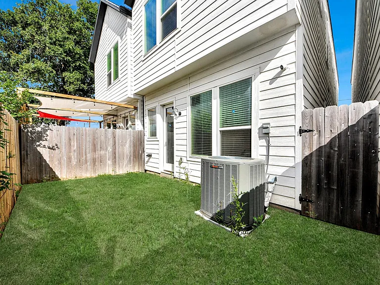 5402 Margarita St — Photo 33