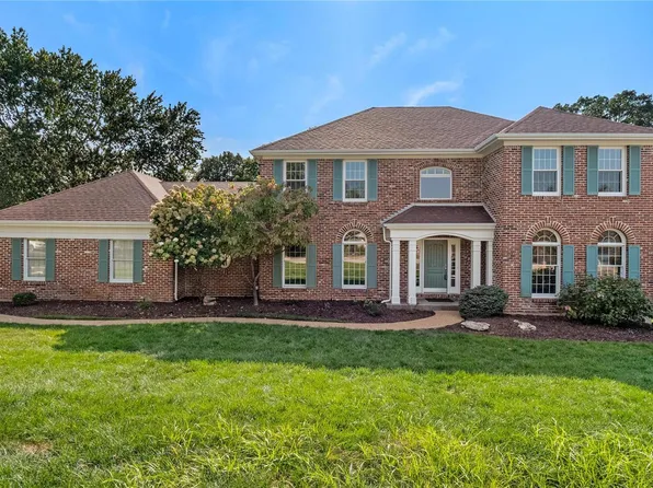 17734 Drummer Ln, Chesterfield, MO 63005