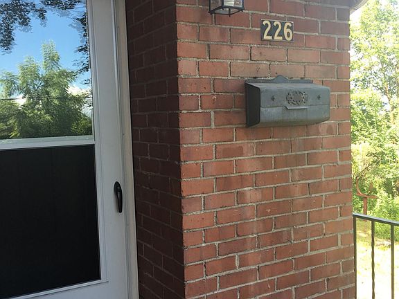 3rd image of 226 W Cliff Dr