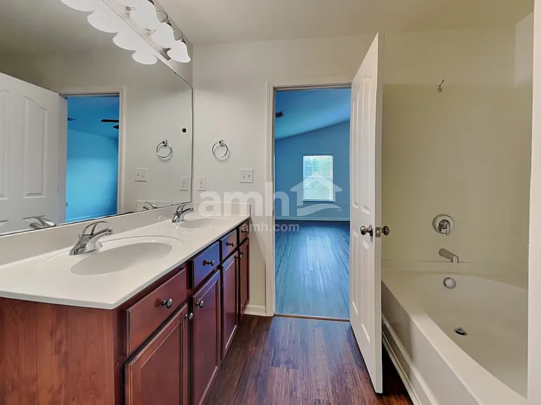 12838 Settlers Trail Ct — Photo 11