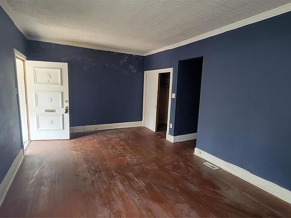 3rd image of 4217 Clarence Ave