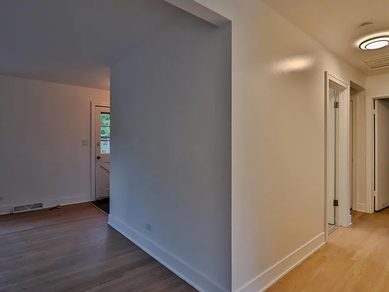 30W162 Claymore Ln — Photo 11