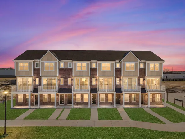 30009 Center St #16, New Hudson, MI 48165