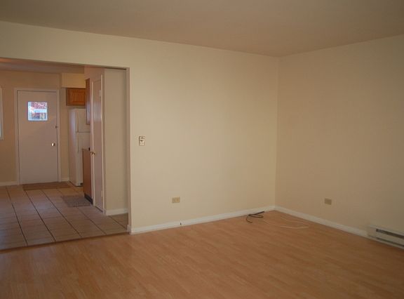 3rd image of 321 S Jefferson St #0