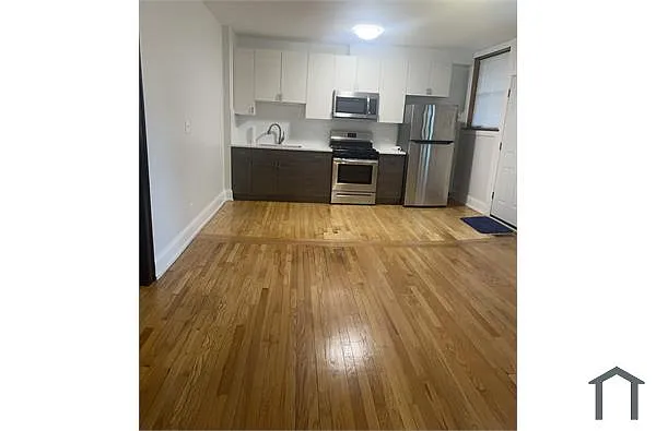 Building Photo - 7957 S Prairie Ave #1