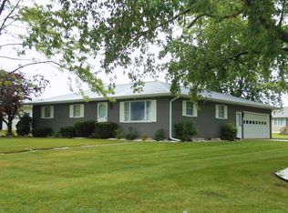 701 Friar Tuck Dr, Sturgis, MI 49091