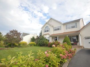 4 Sylvester Ct, Rocky Point, NY 11778