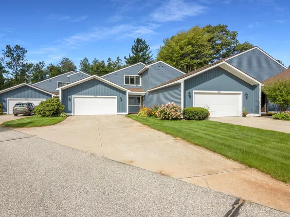 133 W North Shore Dr, Cadillac, MI 49601