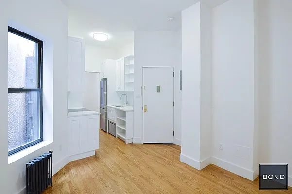 Rented by Bond New York | media 22