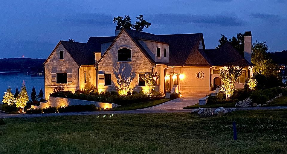 2nd image of 1290 Shadow Hill Dr