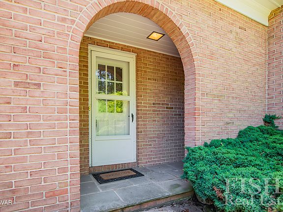 5th image of 220 Reservoir Rd