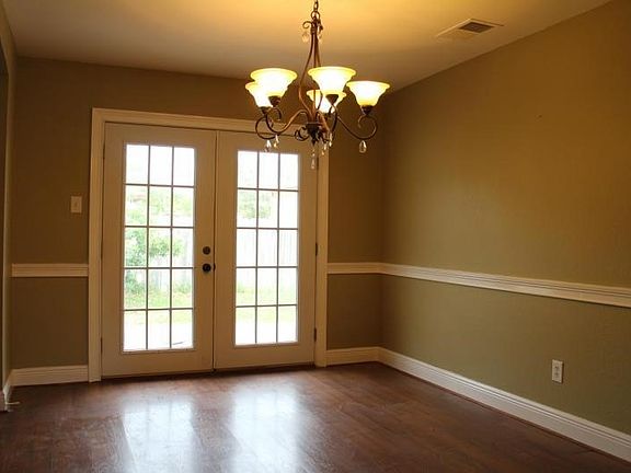 4th image of 2806 Panay Dr