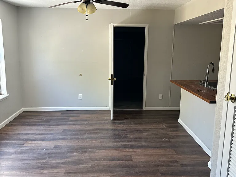 11201 Campestre Ln #B — Photo 7