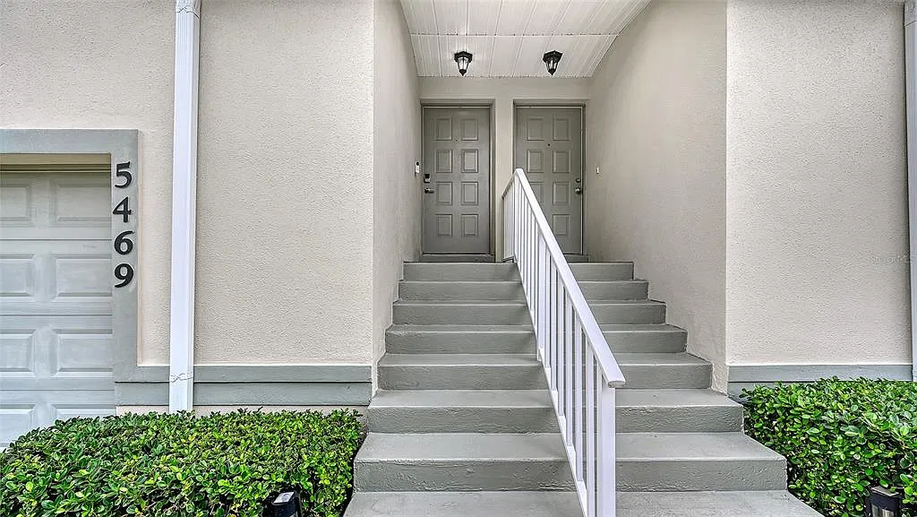 3 bed, 2.0 bath, 1208 sqft, $2,950 — Photo 3