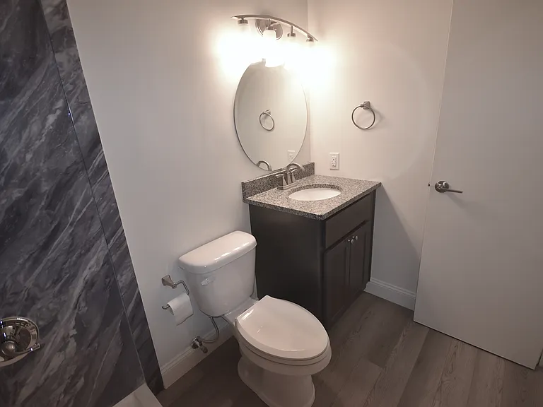 Waveland Place Apartments — Photo 8