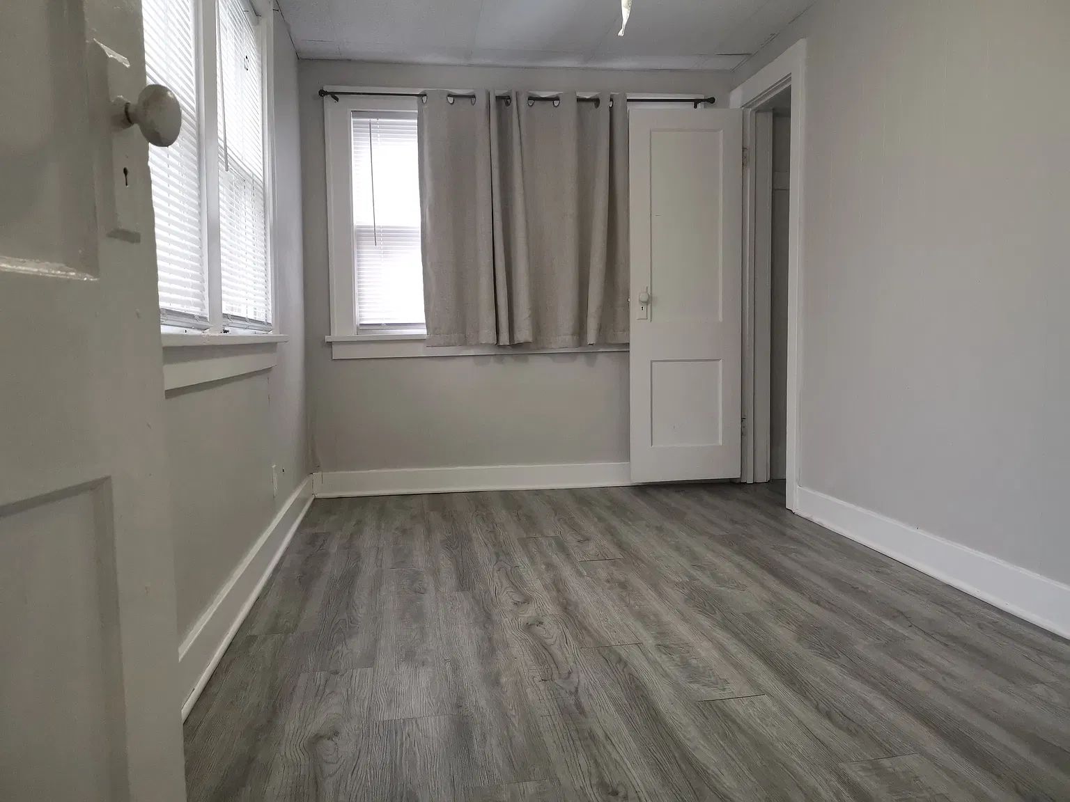 3 bed, 1180 sqft, $1,300 — Photo 3