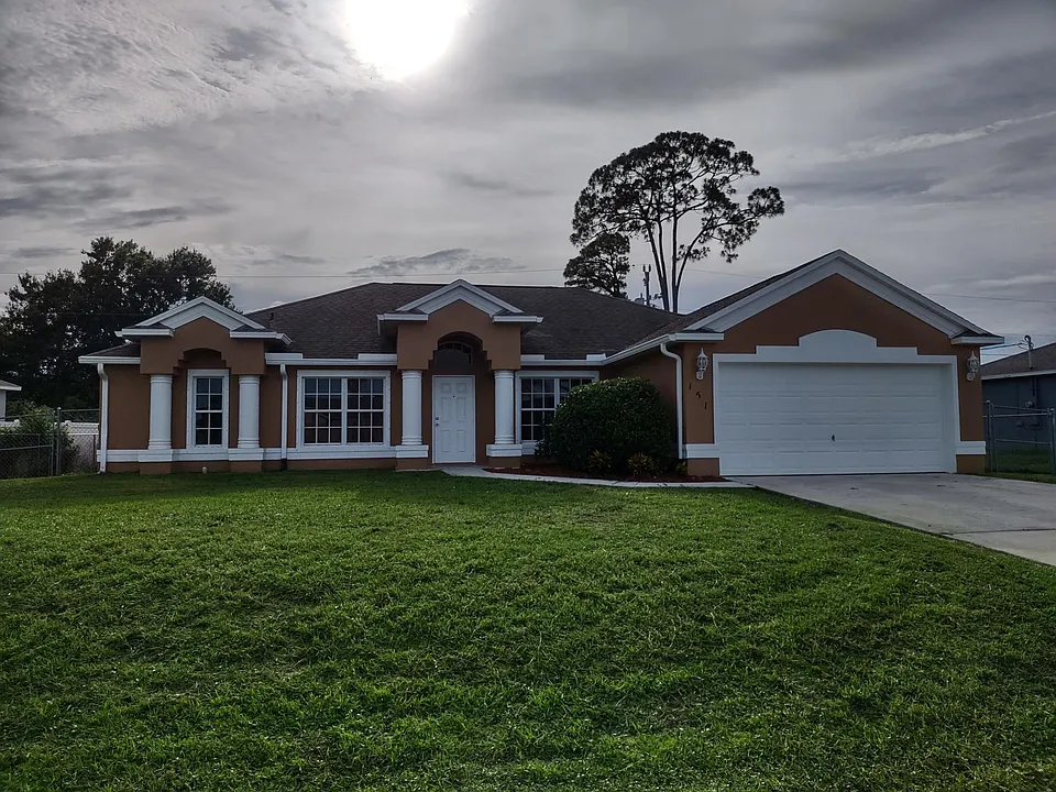 151 SW South Wakefield Cir