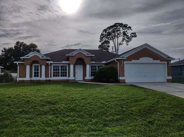 151 SW South Wakefield Cir