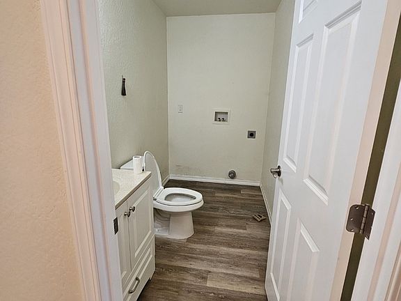3rd image of 304 SE L St