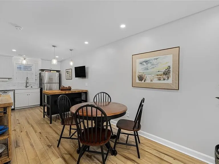 208 Marlborough St #4 — Photo 13
