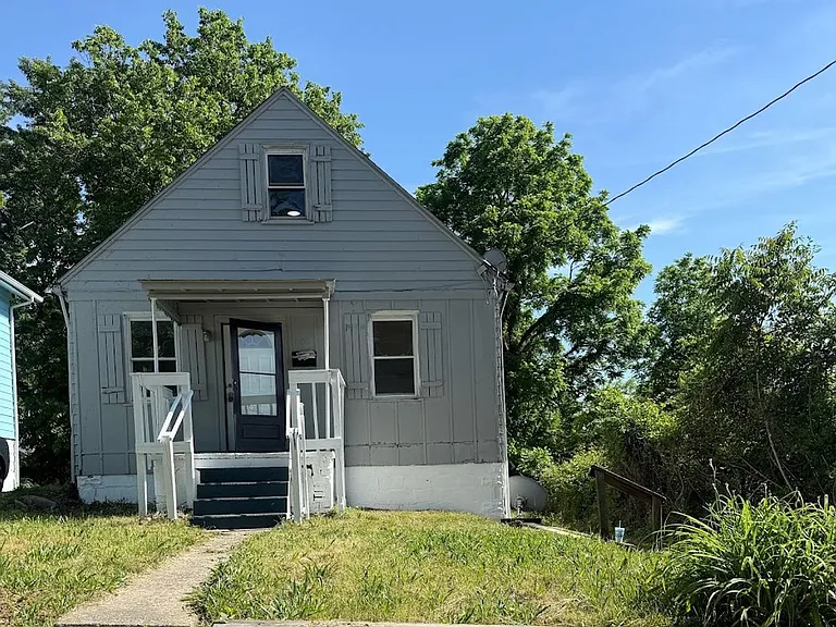 1106 Arnold Ave — Photo 1