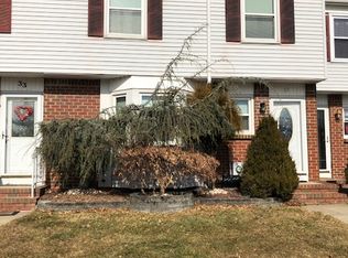32 Begonia Ct, Sayreville, NJ 08872