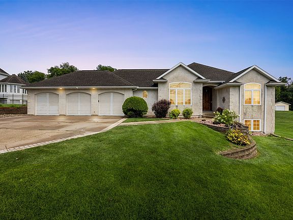 2nd image of 8401 Santa Maria Dr SW