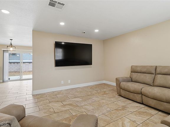 3rd image of 1801 Golden Shadow Dr