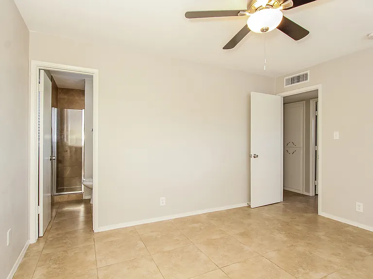 8206 E Devonshire Ave — Photo 10