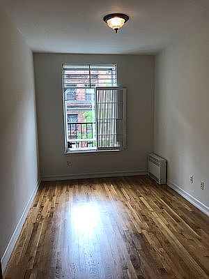 3rd image of 212 W 104th St APT 3C
