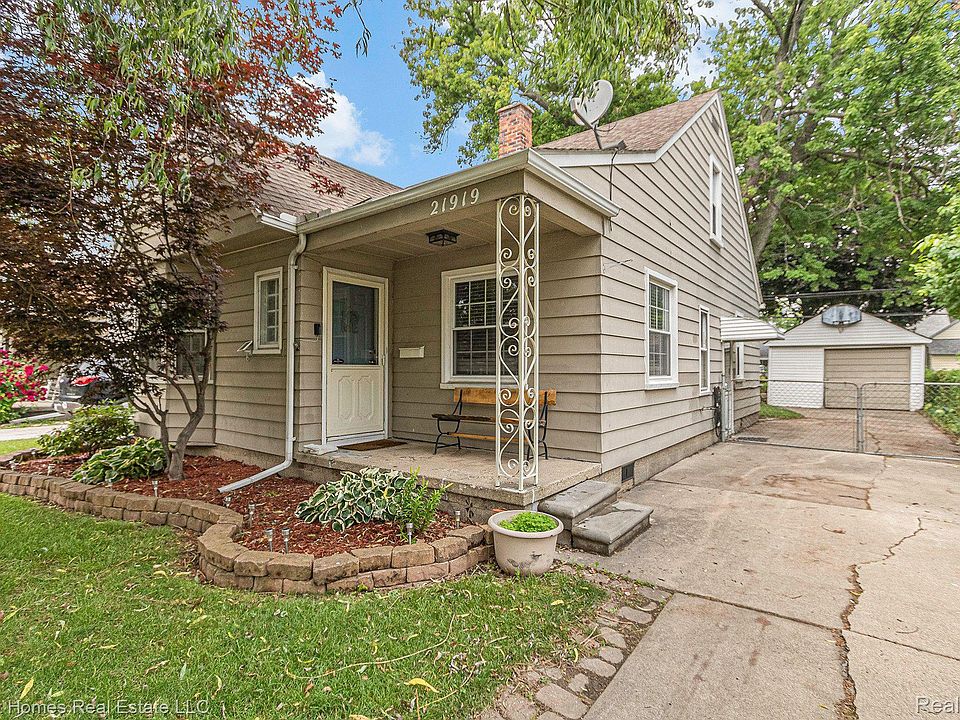 1st image of 21919 Gaukler St