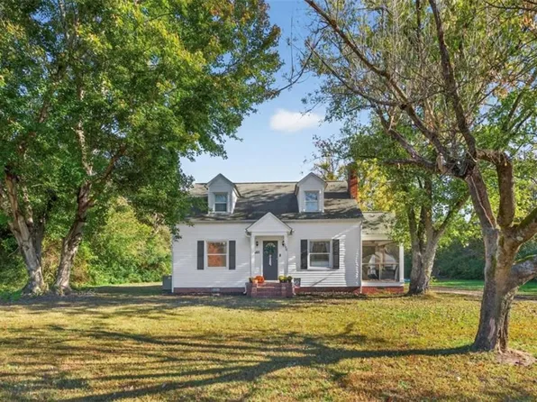 280 Centerville Rd, Shacklefords, VA 23156