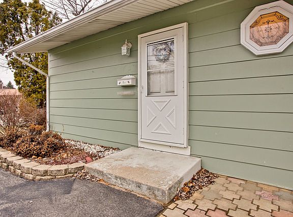 3rd image of 8 Austin Ave