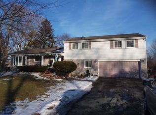 26434 Greythorne Trl, Farmington Hills, MI