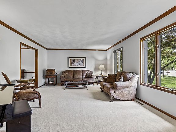 5th image of 613 Hackberry Dr