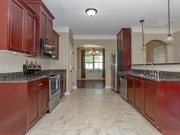 5th image of 2213 Plum Dr