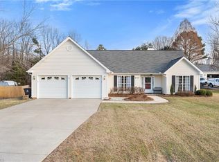 6120 Hickory Creek Rd, Winston Salem, NC 27107