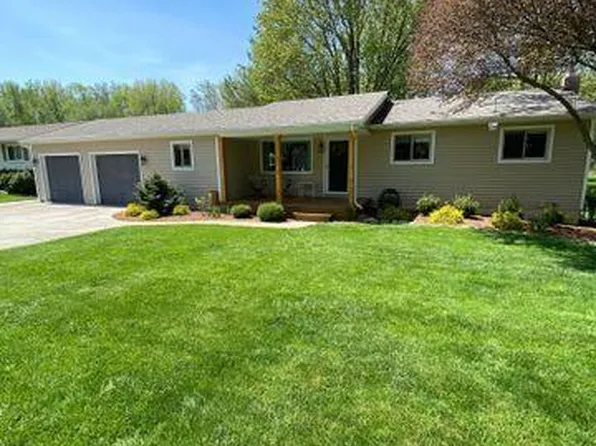 222 Hansburger St, Almont, MI 48003