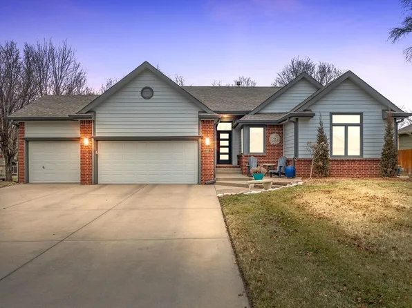 213 Chaparral Ct, Andover, KS 67002