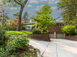 1700 Hamilton Dr, Bloomfield Hills, MI 48302