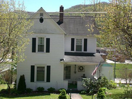 76 E Walnut Street 