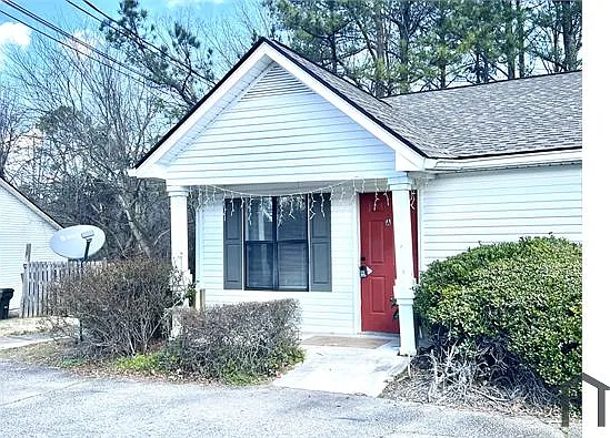 2 bed, 900 sqft, $1,349 — Photo 2