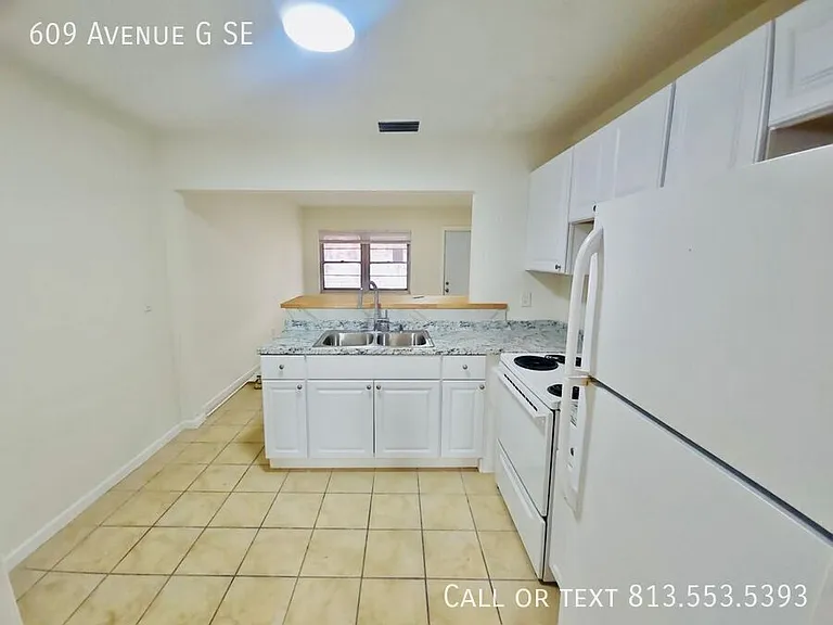 609 Avenue G SE — Photo 6